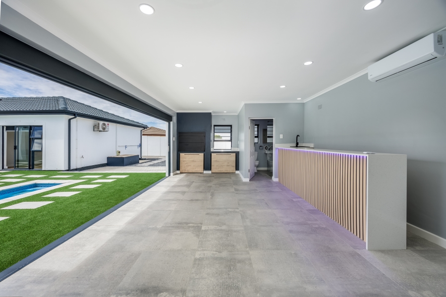 4 Bedroom Property for Sale in Haasendal Western Cape